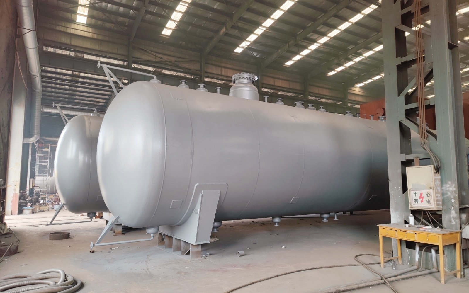 儲罐容器_壓力容器_低溫儲罐_菏澤花王壓力容器